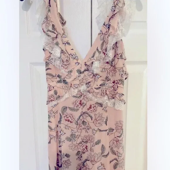 NWT For Love and Lemons Bee Balm Pink Floral Maxi Ruffle Dress Size XS N… - Picture 7 of 10